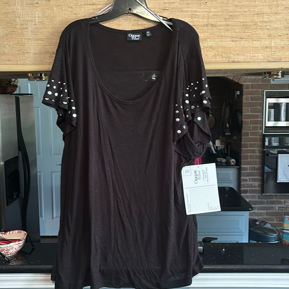 Onque Casual Black with silver embellished short sleeves NWT